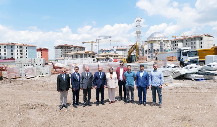 Gürcan ve Albayrak Kocakır TOKİ Konutlarını inceledi