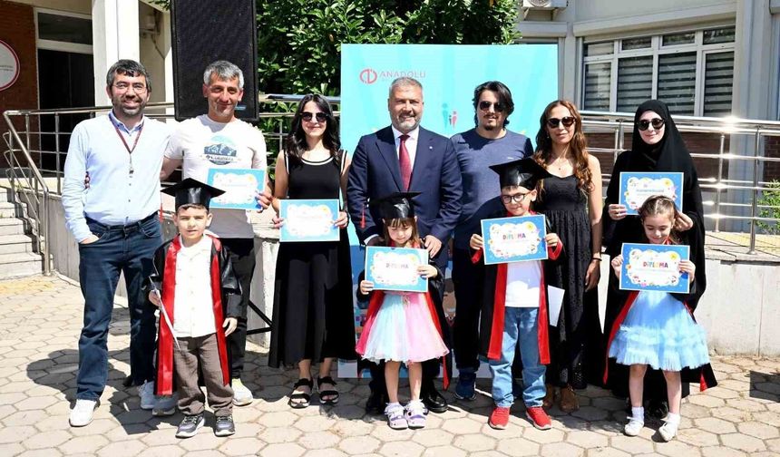 Anadolu Üniversitesi'nde gurur günü: Sevgi ve sabrın mezuniyeti