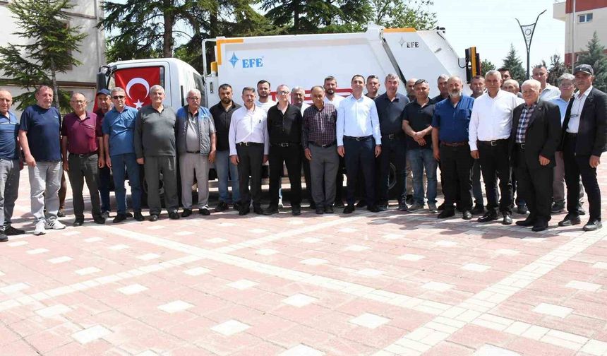 Beylikova Belediyesi'ne hibe edilen çöp aracı hizmete girdi