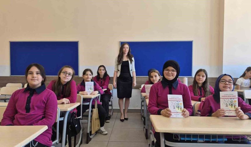 Minik yürekler, kalemleriyle Gazze'nin sesi oldular