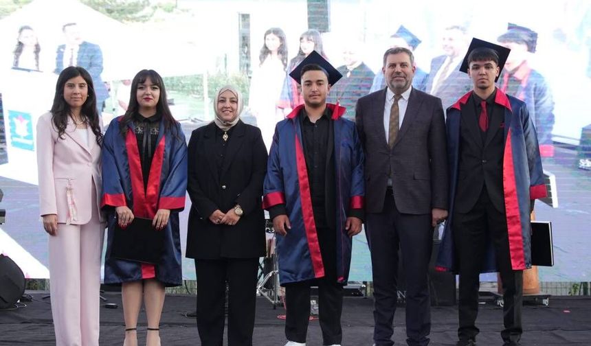 Eskişehir MY Okulları'nda Coşkulu Mezuniyet: 83 Genç Geleceğe Uğurlandı