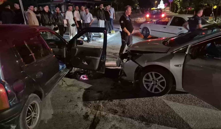 Alkollü sürücü, fark etmediği beton refüjü aşıp kaza yaptı: 'Ben orayı düz sandım'