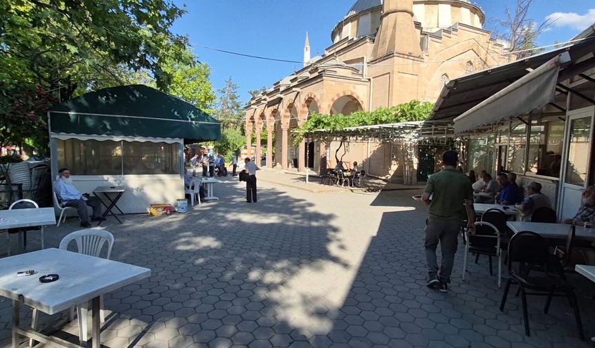 Arda'nın 5 kişiyi bıçakladığı olayın tanıklarından Hüseyin Parlak: 'Ben çocukta kabahat bulmuyorum, gençlerin beyinleri yıkanıyor'