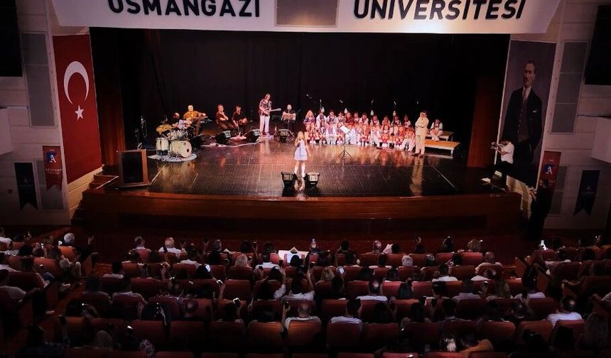 Çocuk Hematoloji ve Onkoloji Servisi'nde tedavi gören çocuklara miniklerden anlamlı destek