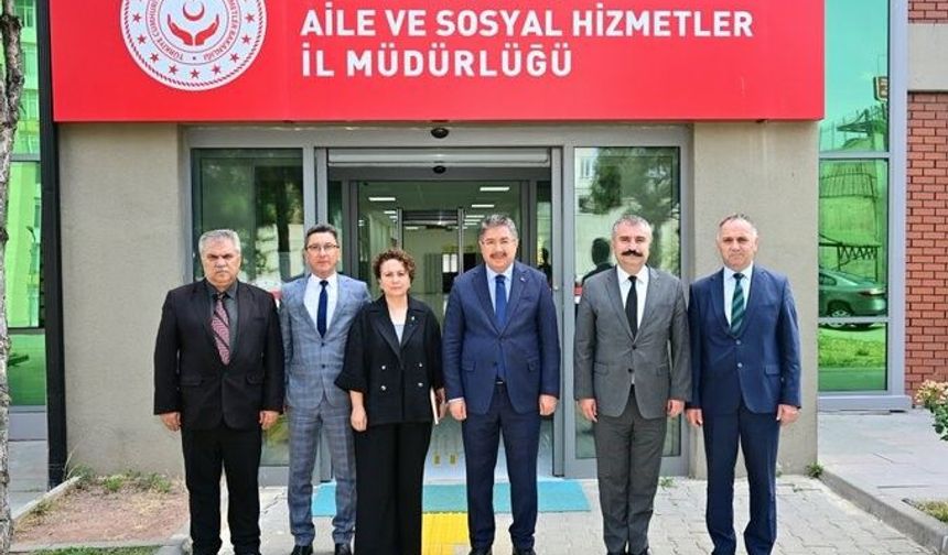 Eskişehir Valisi Yılmaz, Aile ve Sosyal Hizmetler İl Müdürlüğü'nde brifing aldı