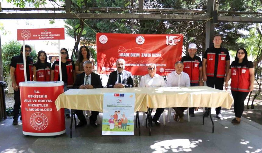 Eskişehir'de '15 Temmuz Resim ve Fotoğraf Sergisi' kapılarını açtı