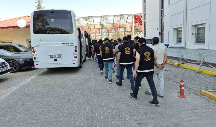 Eskişehir'de polisin de yaralandığı kavga ile ilgili 18 şüpheli adliyeye sevk edildi