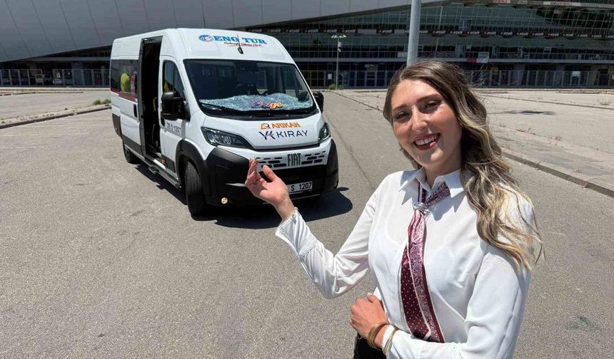 Eskişehir'de üniversite mezunu kadın servis şoförü 'olmaz' diyenlere inat direksiyon sallıyor
