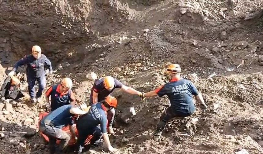 Eskişehir'deki define faciasında AFAD'ın zorlu operasyonu kamerada