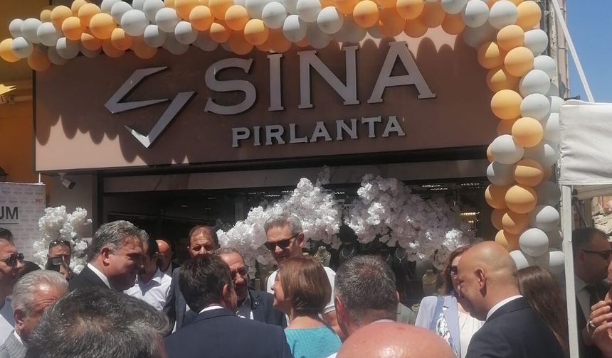 Sina Pırlanta Zeirum Kuyumculuk Görkemli Törenle Açıldı