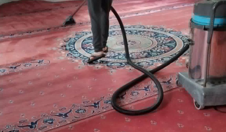 Mihalgazi Belediyesi’nden Demirciler Mahallesi Camii’ne Temizlik Hizmeti