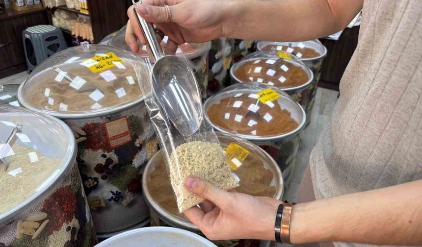 Eskişehirli aktardan yaz gribi uyarısı: Yapay zekâya danışarak bitki çayı içmeyin