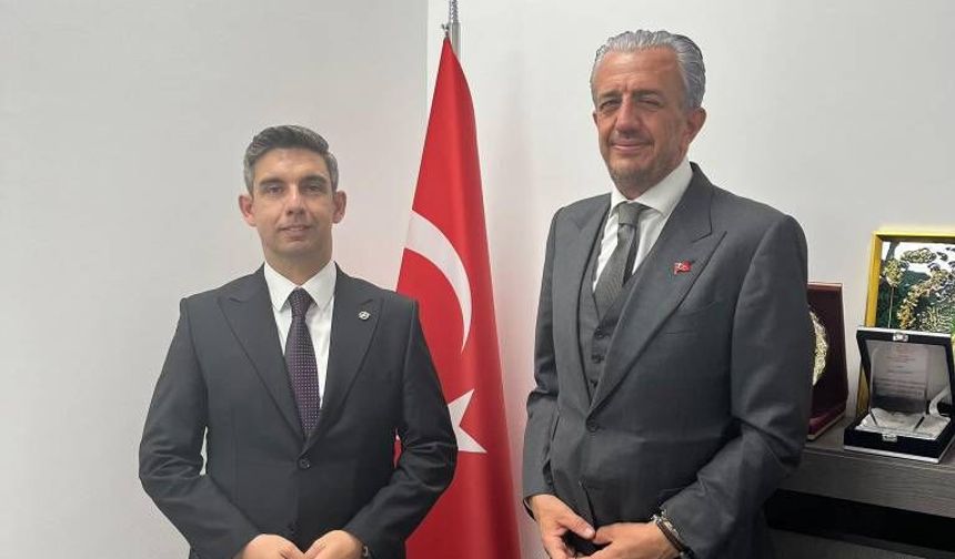Eskişehir’de Havacılık İçin Güç Birliği: Kartal Vakfı ve THK El Ele  Cemil Onur Sürmeli’den Türk Hava Kurumu Eskişehir Şubesine Ziyaret