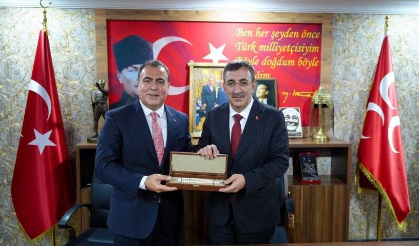 Cumhurbaşkanı Yardımcısı Cevdet Yılmaz'ın MHP ziyareti