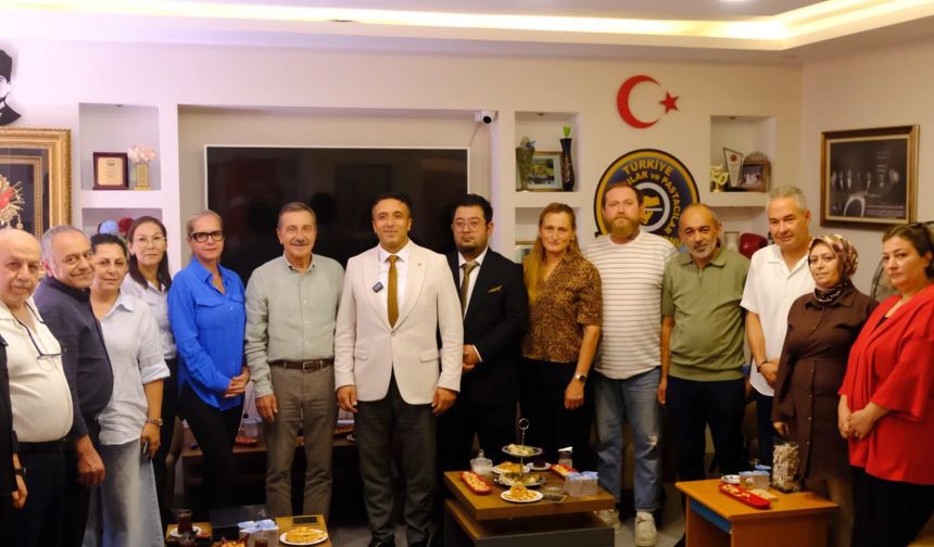 Tepebaşı Belediye Başkanı Dt. Ahmet Ataç’tan Eskişehir Lokantacılar Ve Kasaplar Esnaf Odası Başkanı Murat Arnik’e Anlamlı Ziyaret