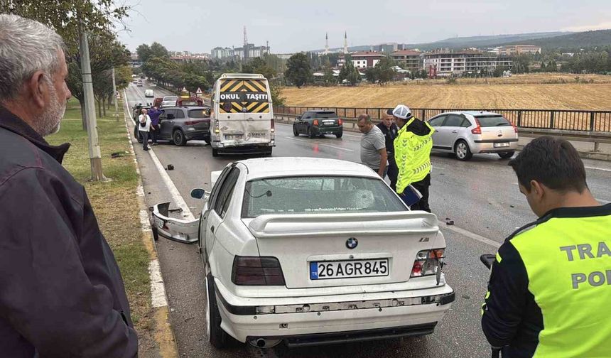 Eskişehir'de 7 araçlı zincirleme kaza: 1 yaralı