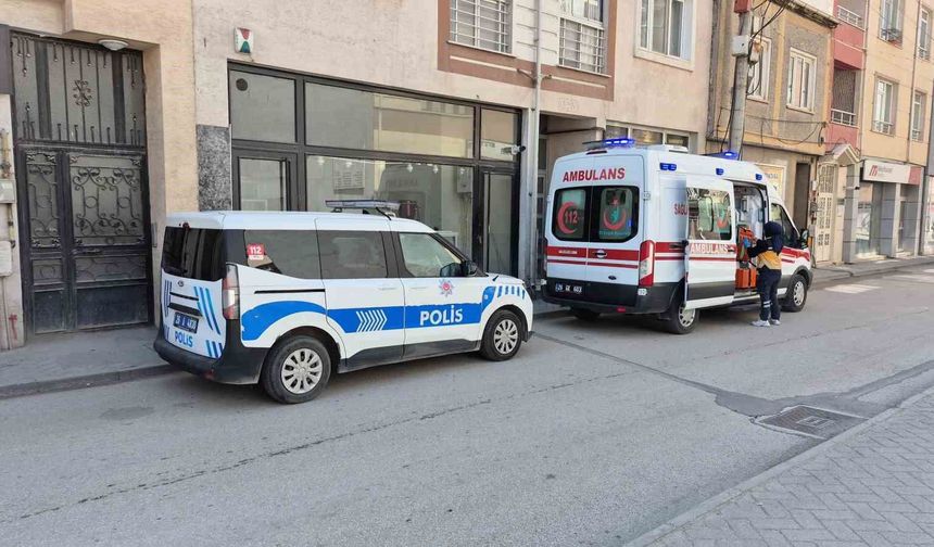Eskişehir'de yataktan düşen 80 yaşındaki adam hayatını kaybetti