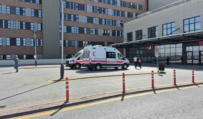 Vagon üzerindeki yüksek gerilim hattına temas eden 12 yaşındaki Arda'da da yüzde 70 yanık oluştu