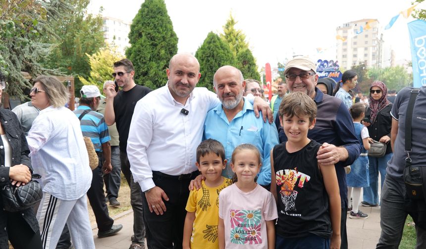 Başkan Albayrak: Eskişehir'i eser siyasetiyle büyütüyor, sahada vatandaşımızın sesi oluyoruz