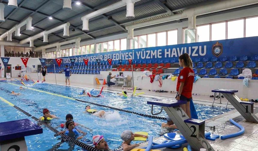 Büyükşehirden yüzme öğrenmek isteyenlere fırsat