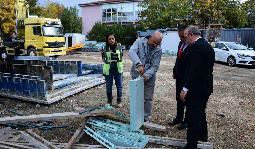 Eskişehir İl Millî Eğitim Müdürü Aydın, eğitim yatırımlarını yerinde inceledi