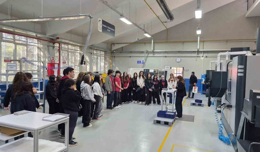 Eskişehir Model Fabrika, İstanbul'dan gelen lise öğrencilerini ağırladı