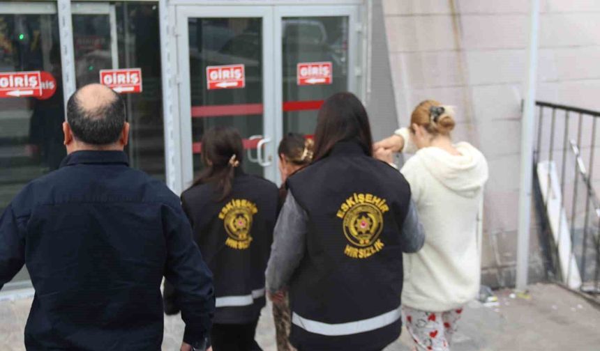 Eskişehir'de 2 evden hırsızlık olayının şüphelileri tutuklandı