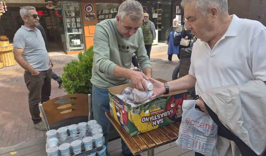 Eskişehir'de hayırseverler ile ihtiyaç sahiplerini buluşturan çaycı