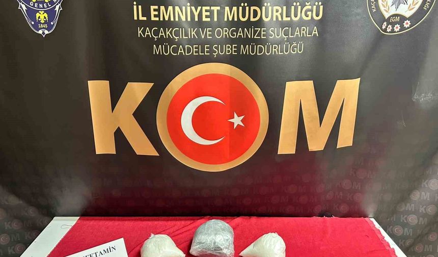 Eskişehir'de polis 3 kilo uyuşturucu ve binlerce sentetik hap ele geçirildi