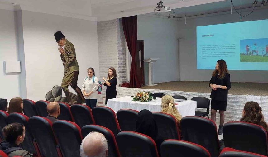 Eskişehir'de velilere yönelik 'Okul ve Aile' semineri düzenlendi