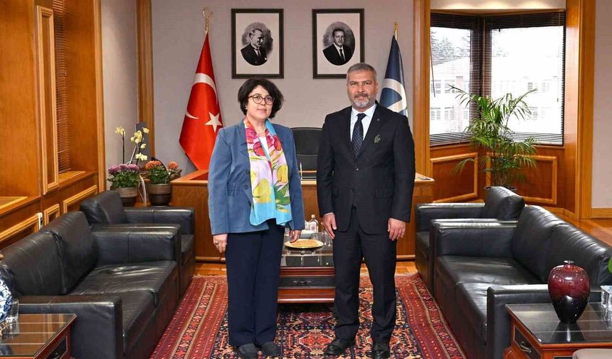 ESOGÜ Rektörü Gümüşsoy'dan Rektör Adıgüzel'e iadeiziyaret
