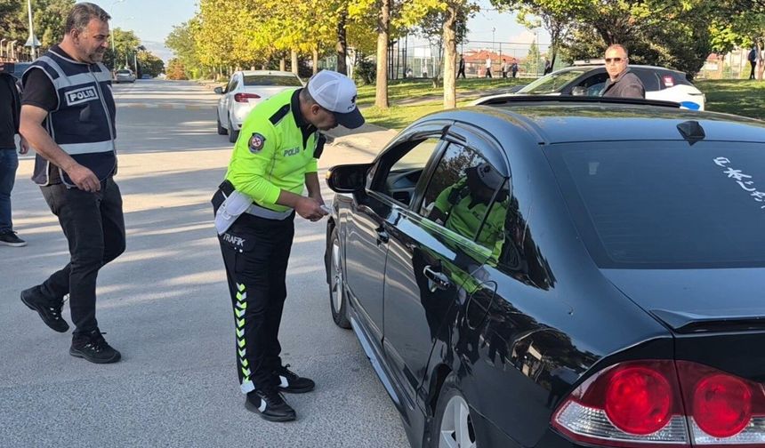 İl Emniyet Müdürlüğünden okul çevreleri ve servis araçlarına denetim