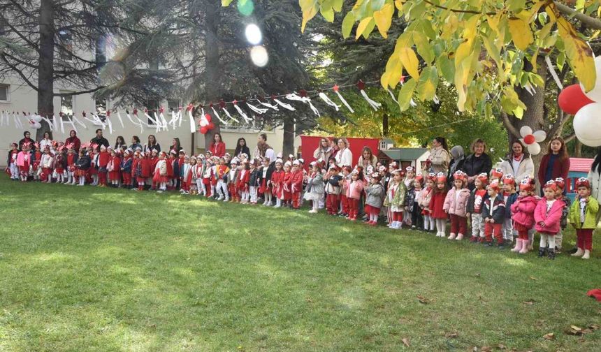 Minikler Cumhuriyet'in 103. yıl dönümünü kutladı