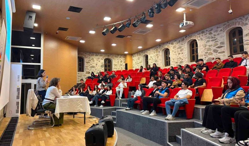 Öğrenci yurdunda Kur'an-ı Kerim eğitimi sürüyor