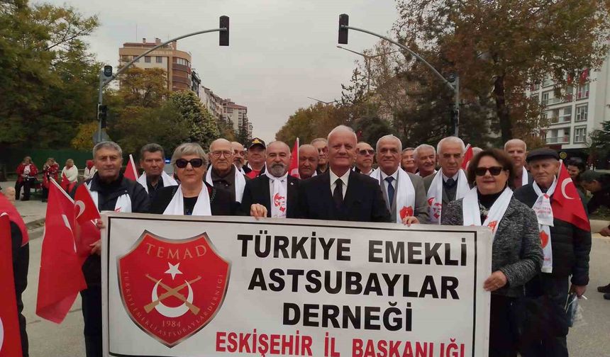 TEMAD Eskişehir İl Başkanlığı üyeleri 29 Ekim geçit töreninde yürüdü