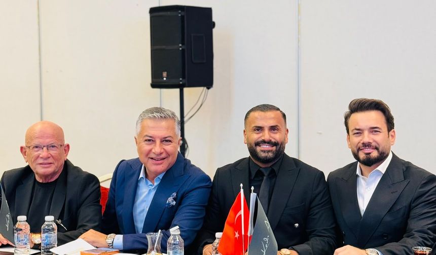 Eskişehir'in Uluslararası Ödüllü Kuaförü Tuncay Gitgör Antalya'da Saç Kesim Yarışmasında Jüri Oldu