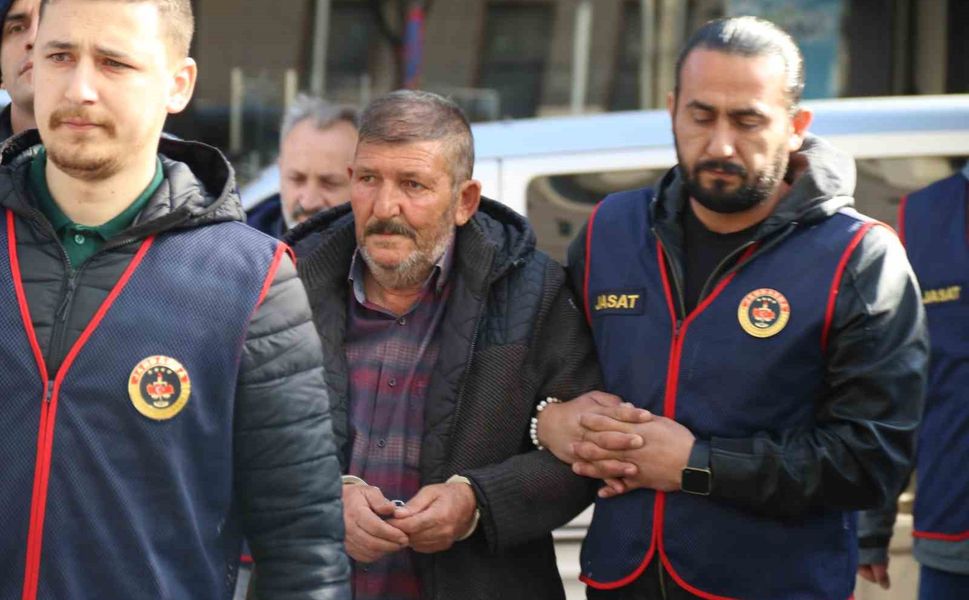 Kardeşini öldürüp ahırın temeline gömen kardeş adliyeye sevk edildi