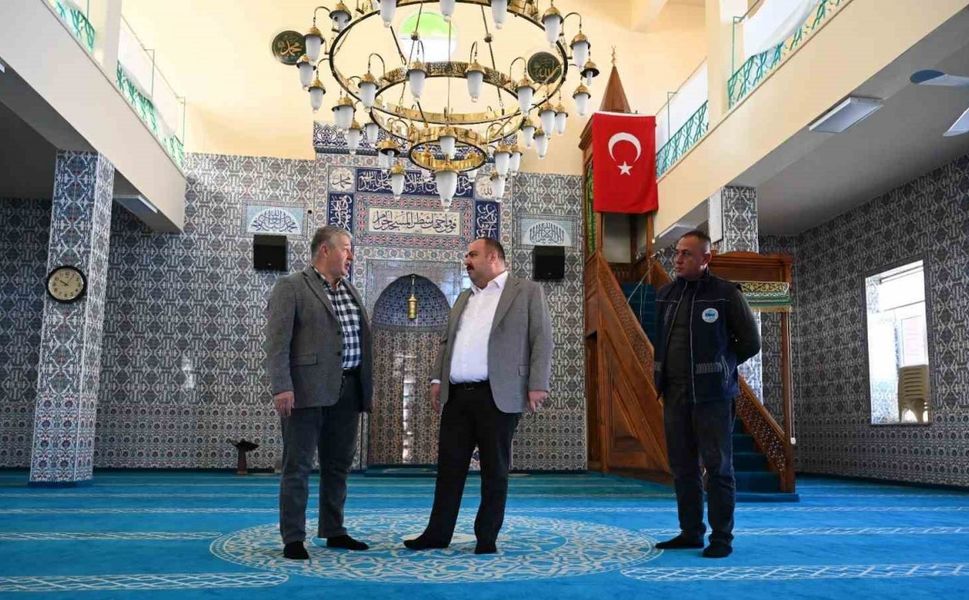 İnönü’deki İsmetpaşa Camii belediye ve hayırseverlerin desteğiyle yenilendi