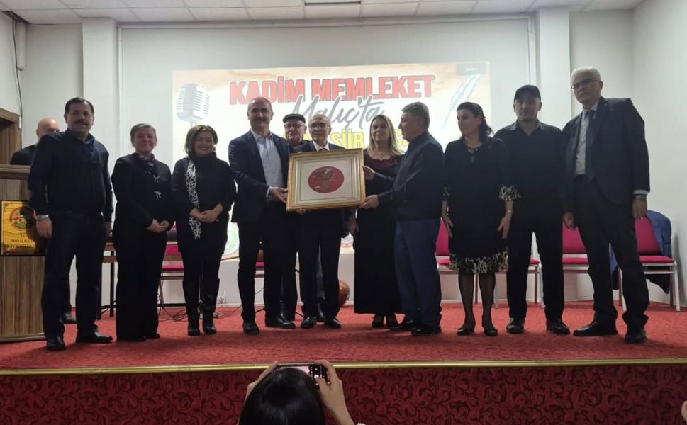 MİHALIÇÇIK İlçesinde Kadim Memleketim Malıç Türkü ve Şiir Gecesi Coşkuyla Yapıldı