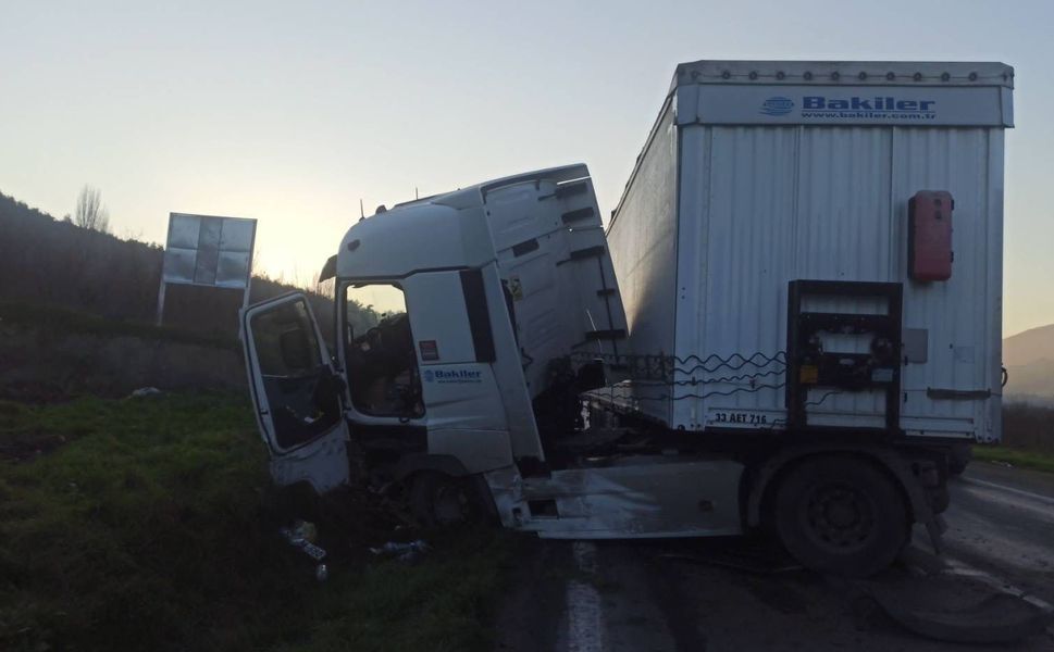 Bilecik'te tır kontrolden çıktı: 1 yaralı