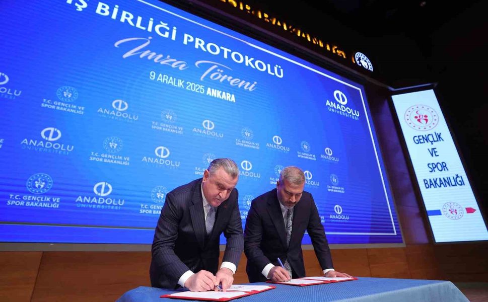 Anadolu Üniversitesi ile Gençlik ve Spor Bakanlığı Arasında Stratejik İş Birliği Protokolü imzalandı