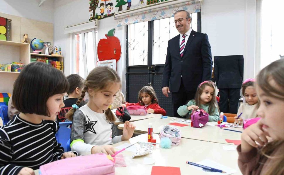 İl Milli Eğitim Müdürü Aydın, miniklere sunulan öğrenme ortamını yerinde inceledi
