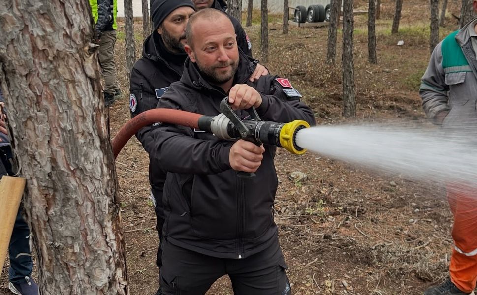 Orman yangınlarıyla mücadele gönüllüsü oldular