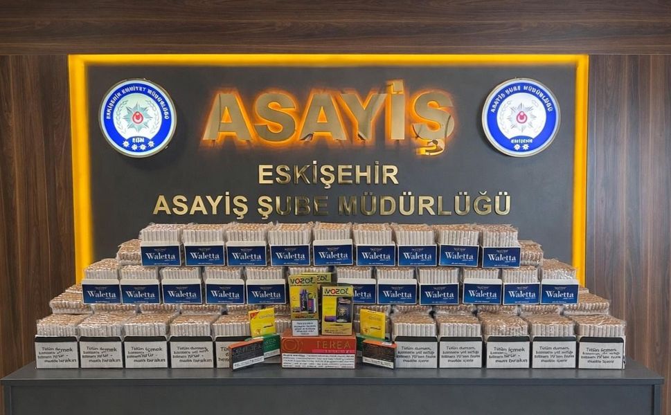 Şüpheli araçtan binlerce dal bandrolsüz sigara ele geçirildi