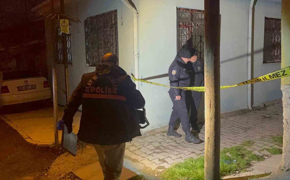 Cinayet işlediğini ihbar etti, belirttiği adrese uzun namlulu silahlarla girildi