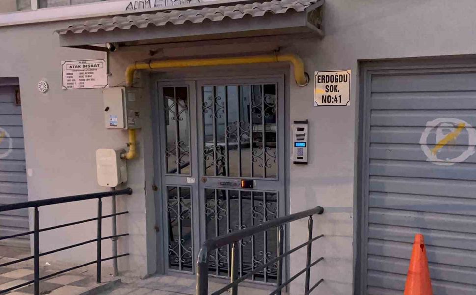 Kıraathaneden eve sızdığı iddia edilen dumandan zehirlenen anne ve 2 çocuğu hastanelik oldu