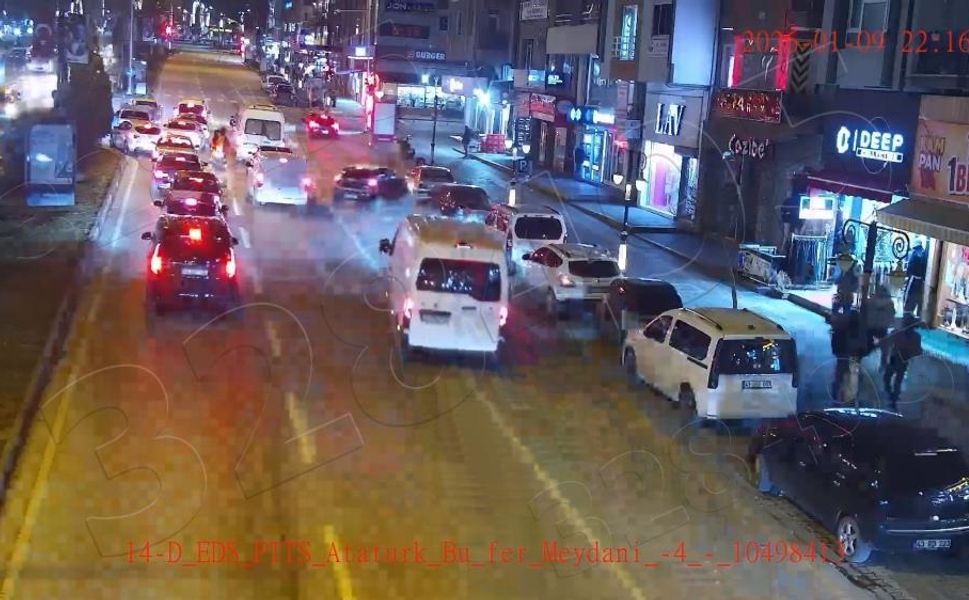 Trafik kazaları kameralara yansıdı