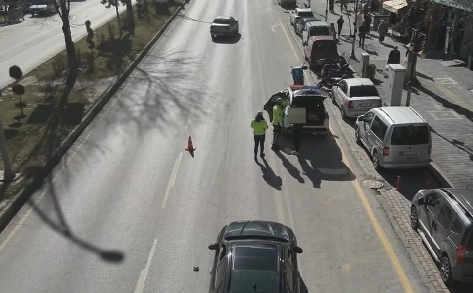 Dron destekli trafik denetimi, kural ihlali yapan sürücülere ceza