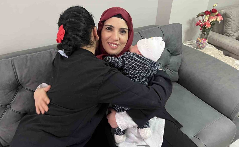 2 çocuklu aile 2'si bebek 3 çocuğa daha yuva oldu