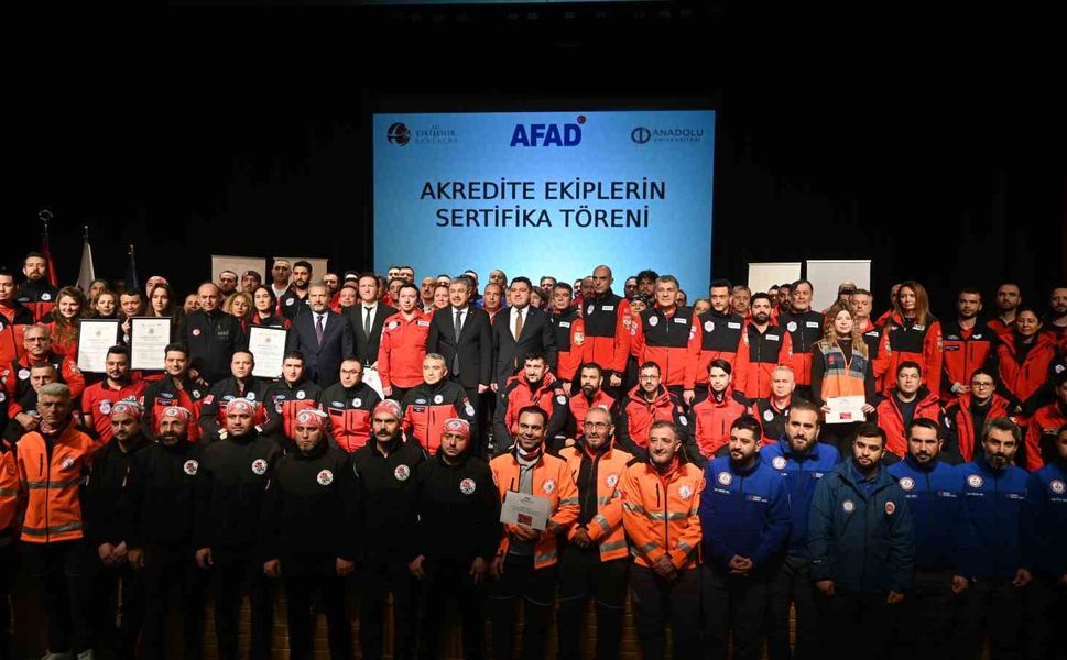 Anadolu Üniversitesi'nde 6 Şubat depremlerinde hayatını kaybedenler anıldı